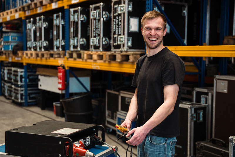 Kim-Ole Witt, Fachkraft für Veranstaltungstechnik bei Walter System